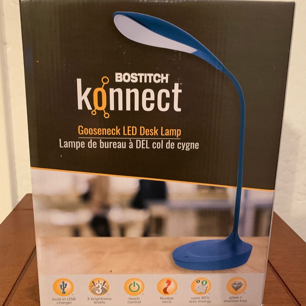 NWIB New Bostitch Konnect Gooseneck LED Desk Lamp with Built-In USB Charger Blue